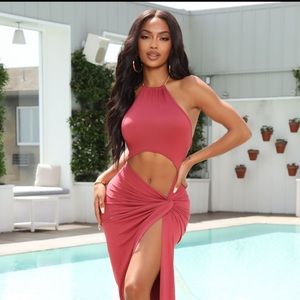 Fashion nova “Laguna beach halter maxi dress” size L.